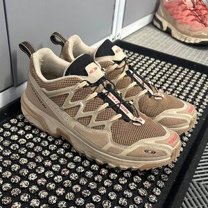 Salomon ACS+ OG sneaker in the 'Natural Cement' colorway